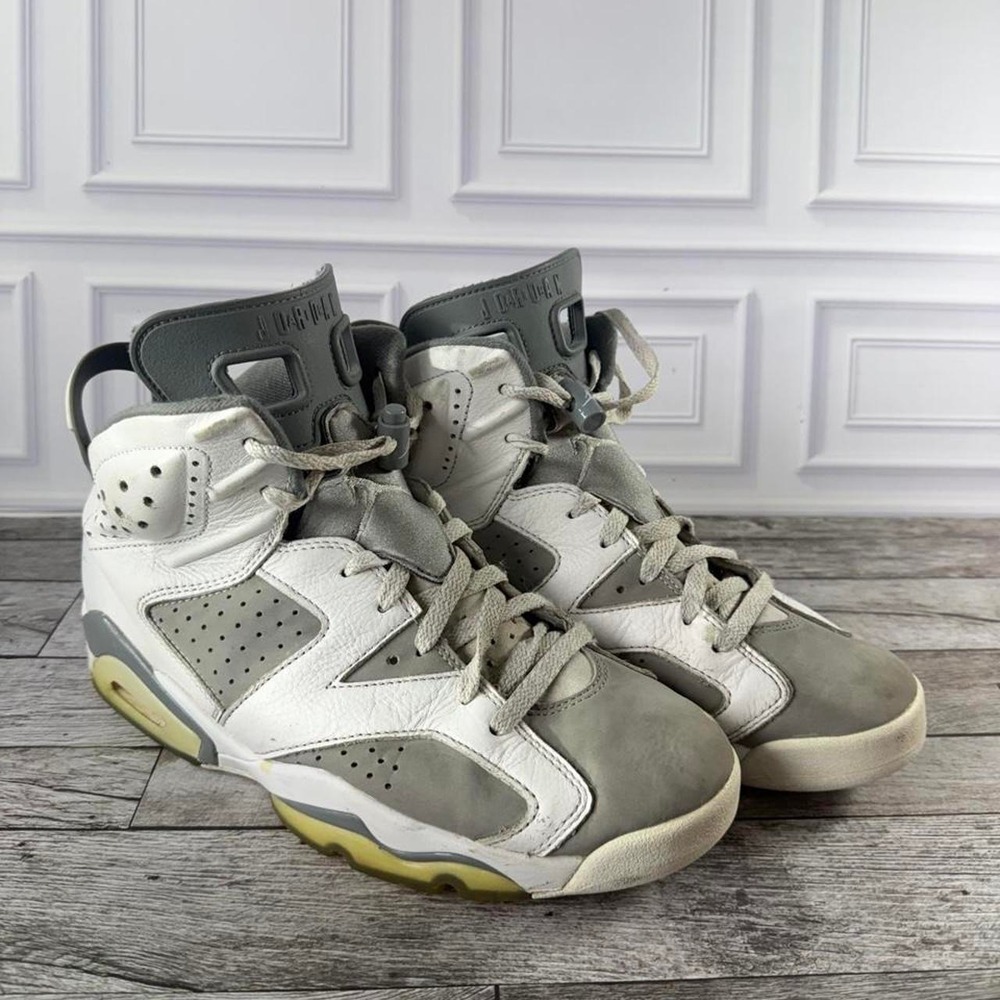 Men's size 9 Jordan 6 Retro "Cool Gray" sneakers in white & gray